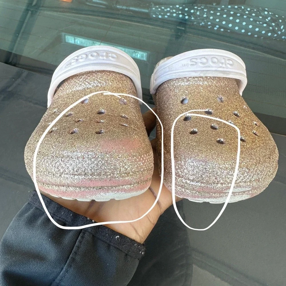 CROCS KIDS CLASSIC LINED GLITTER‎ CLOGS Toddler Size 9/10 Gold